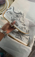 Sports runners shoes